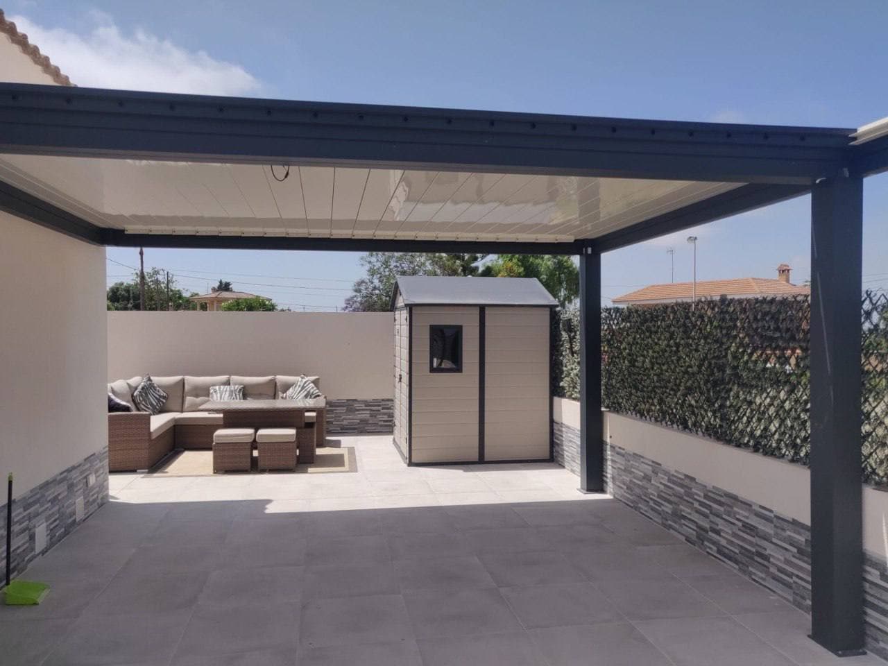 Pérgola bioclimática — patio